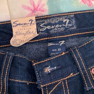 Nwt size 31/9 dark wash Seven7 straight leg jeans